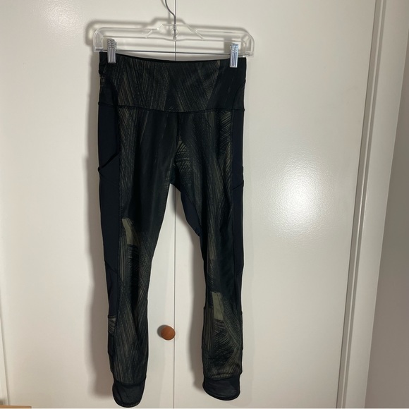Lululemon Fresh Mesh Run Crop Sz 4 - Picture 14 of 16